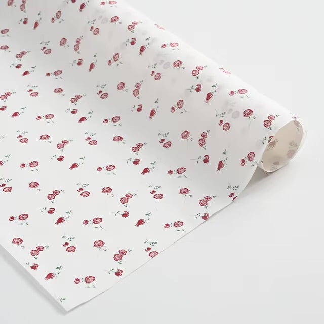 Envoltura floral con diseño de rosas de papel