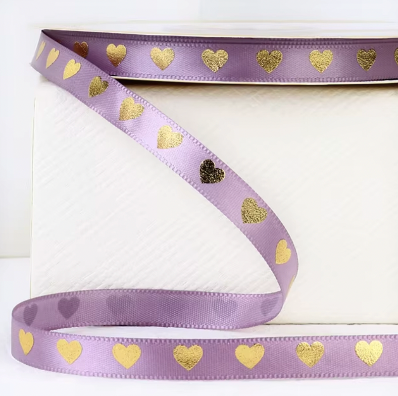 Cintas de corazón dorado